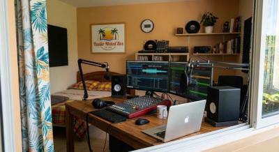 Studio Diffusion 2